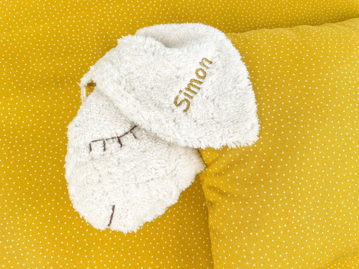 Schlafschaf 75 Senfgelb mit Pünktchen - Bobeli Kuschelkissen