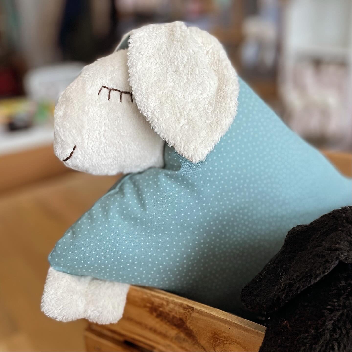 Schlafschaf 65 Salbei mit Pünktchen - Bobeli Kuschelkissen