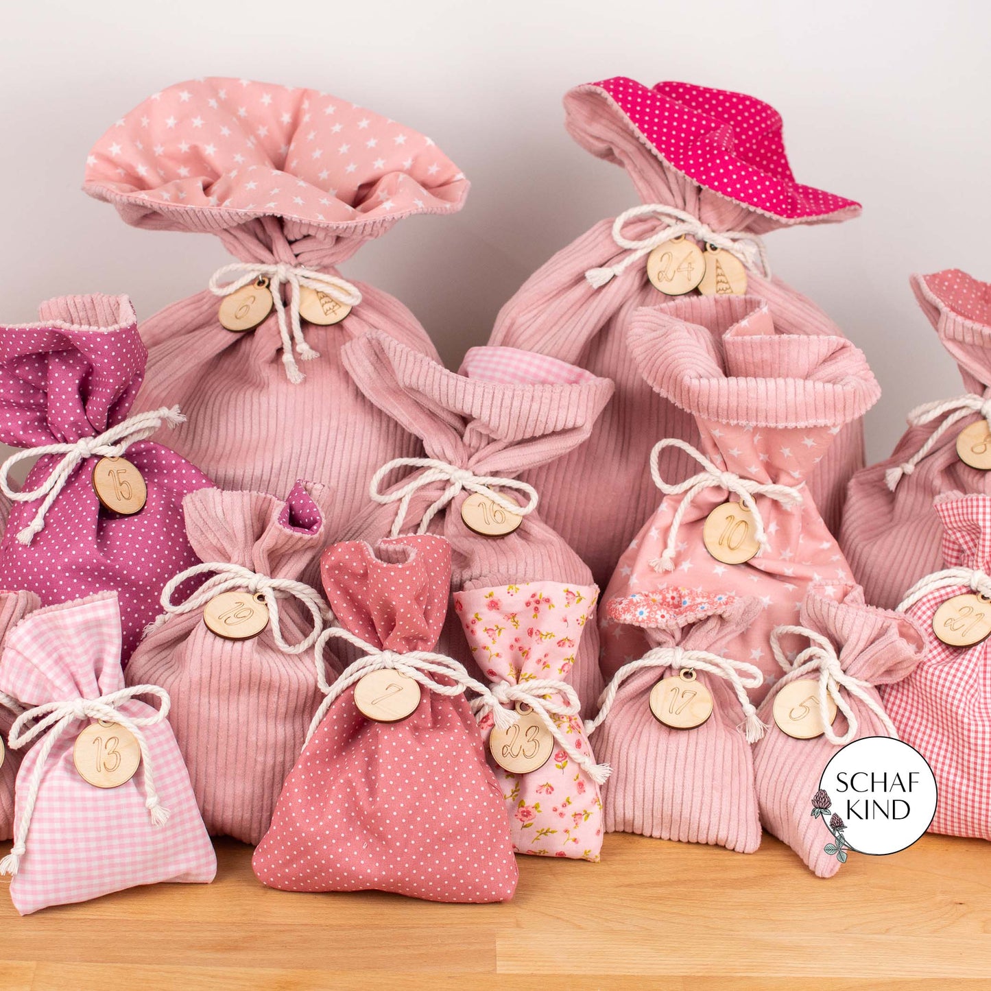 Luxus Adventskalender aus Cordstoff zum Befüllen, gefüttert - Rosa