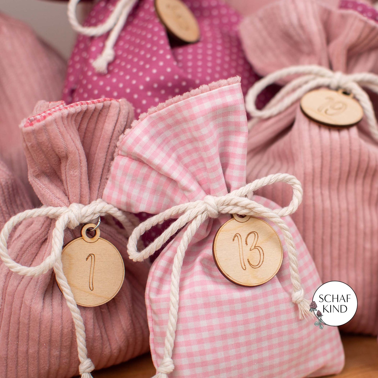 Luxus Adventskalender aus Cordstoff zum Befüllen, gefüttert - Rosa