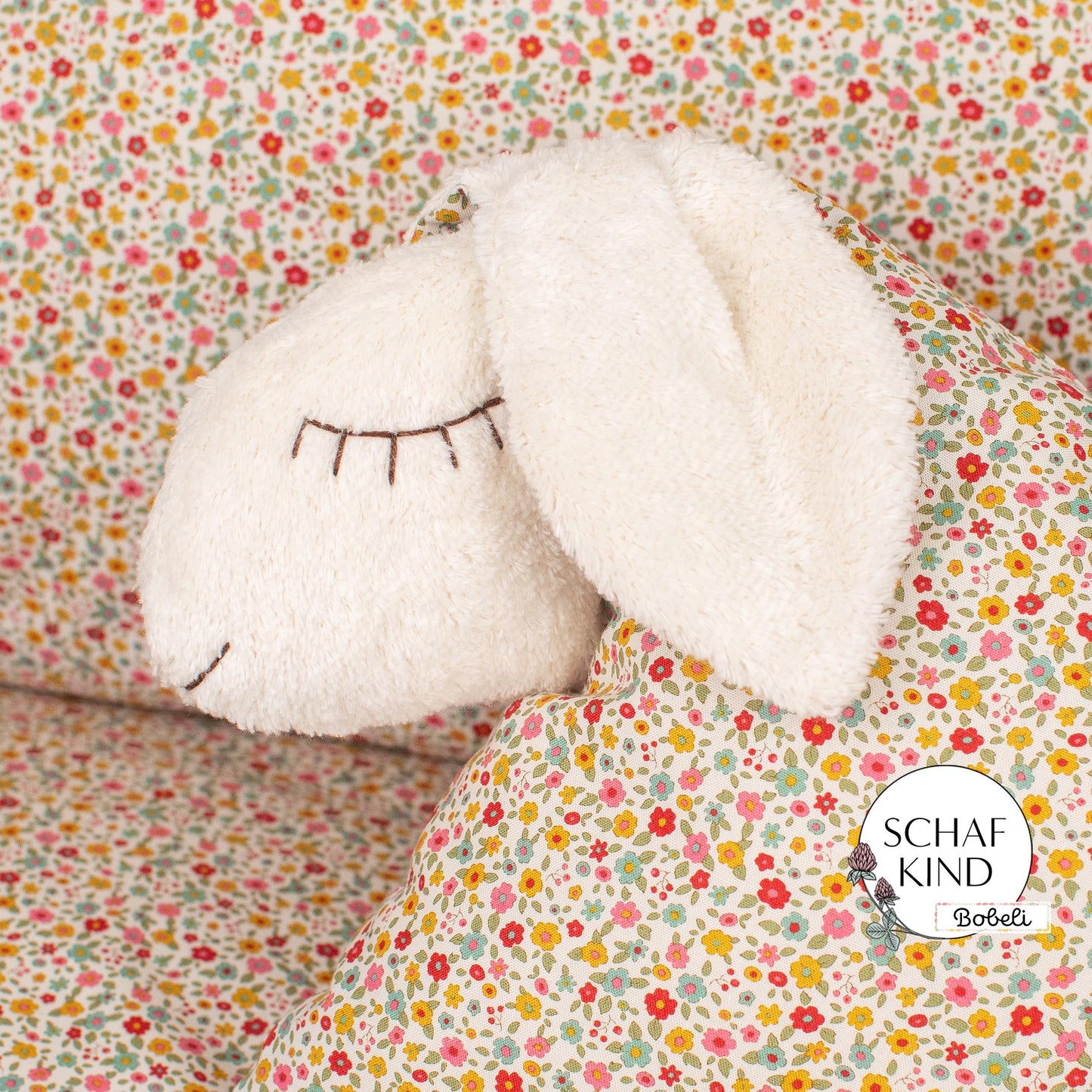 Schlafschaf 23 Bunte Blümchen - Bobeli Kuschelkissen